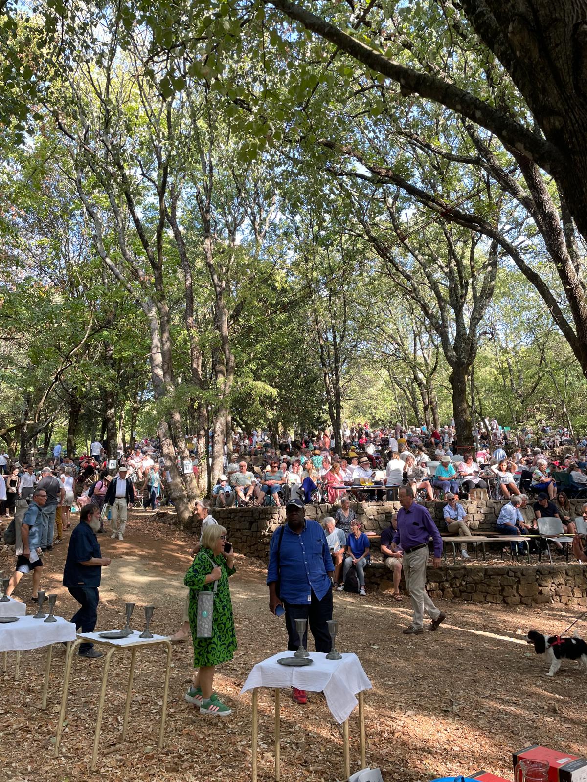 Culte en plein air lors de l’Assemblée du Désert à Mialet dans les Cévennes